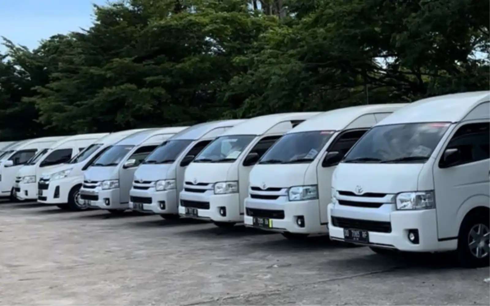 Sewa Hiace Makassar Mulai 900rb | Rental Hiace 2026