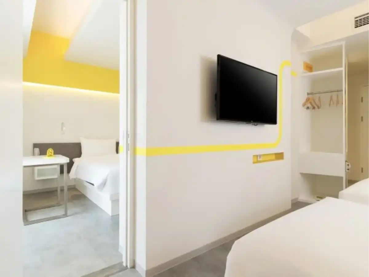 Yello Hotel Kuta Beachwalk